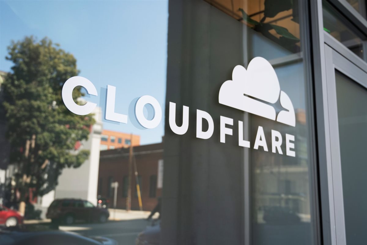 كلاود فلير cloudflare سبب توقف مواقع الانترنت على مستوى العالم.. ماهو؟