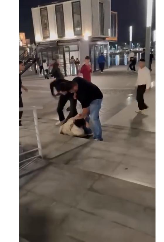 نجل رجل أعمال وآخرين يعتدون على طالب