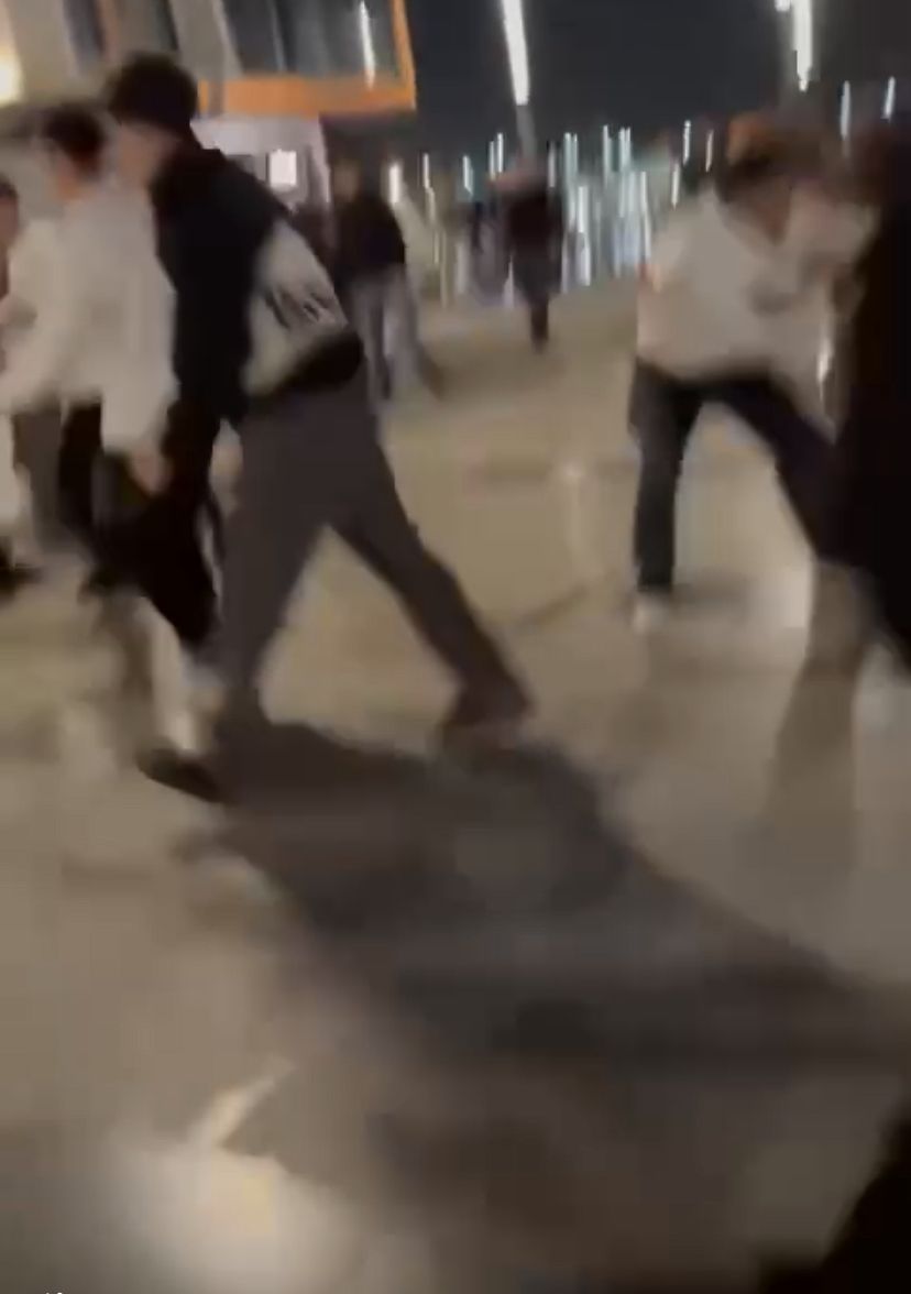 نجل رجل أعمال وآخرين يعتدون على طالب