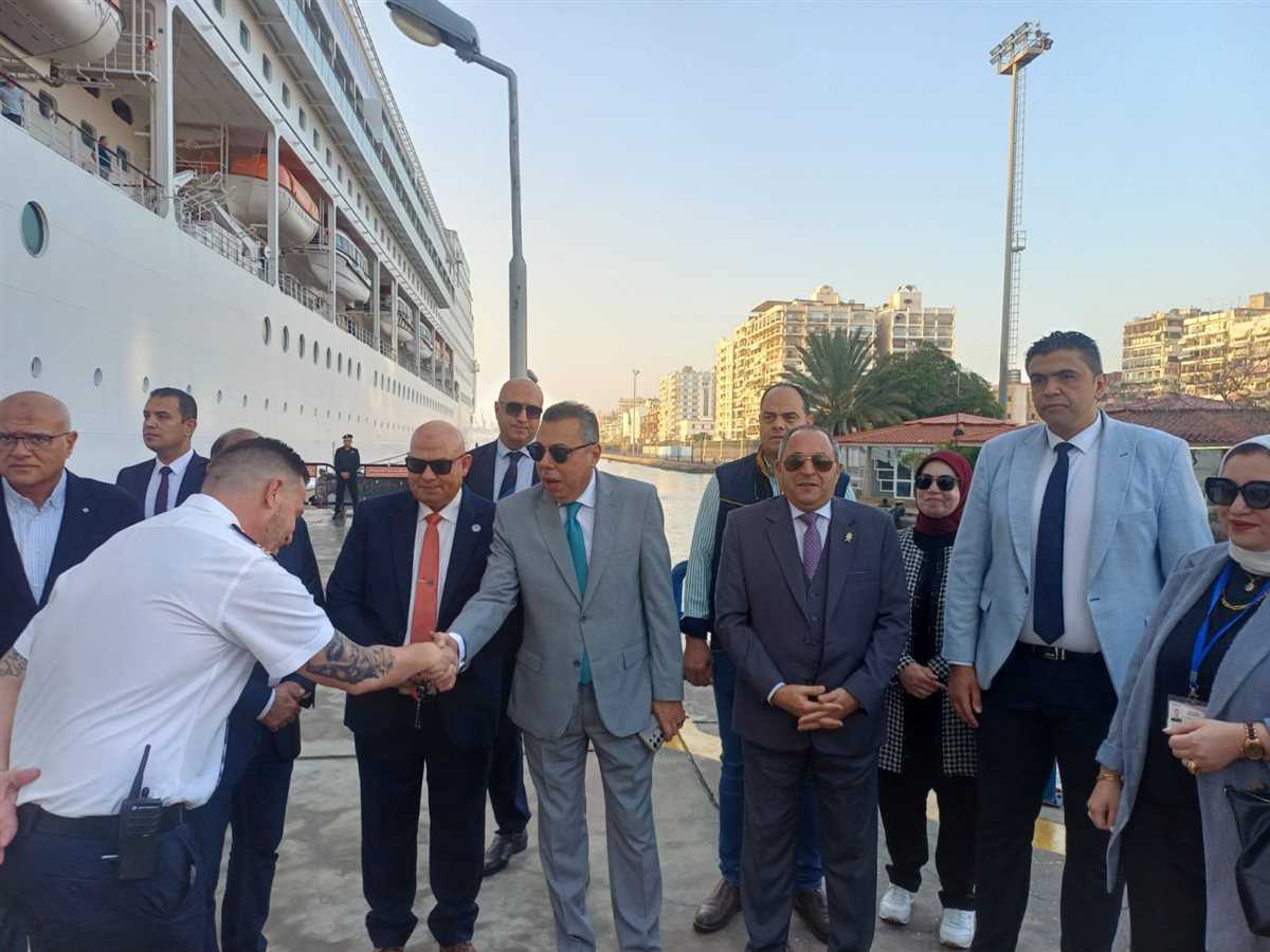 ميناء بورسعيد يستقبل سفينة سياحية عملاقة 