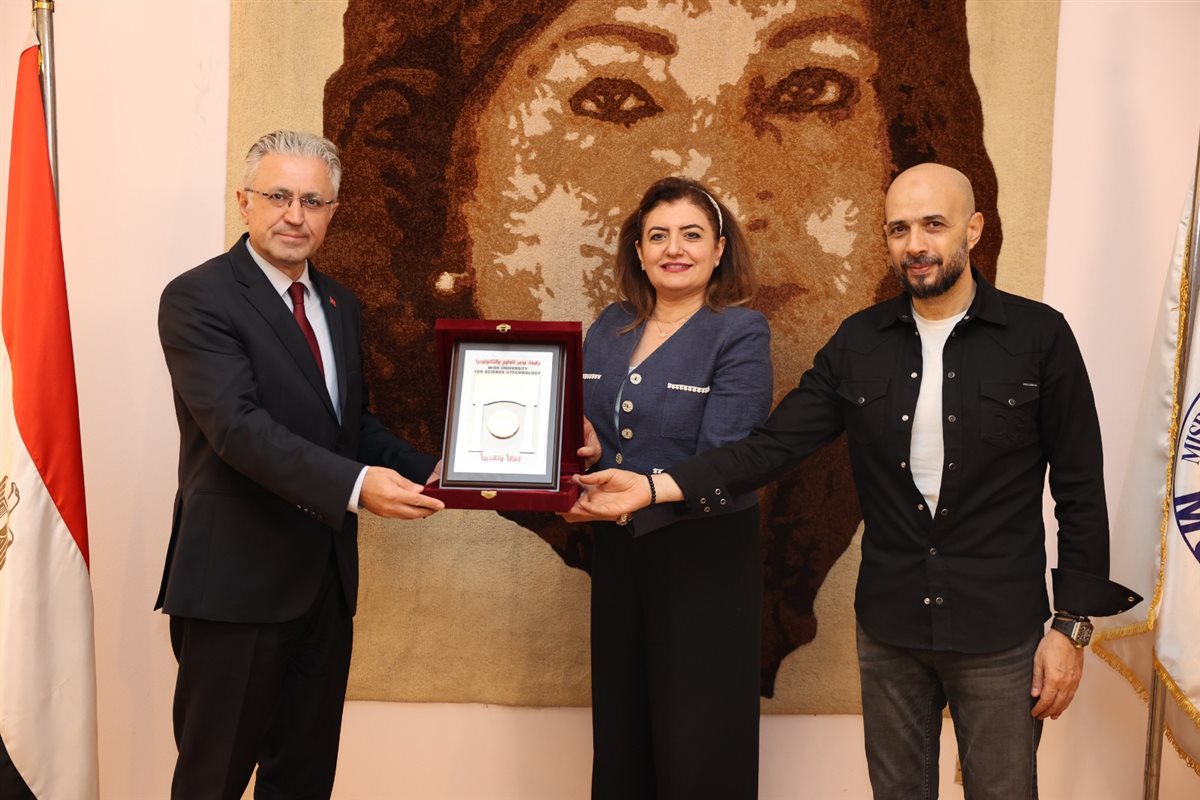 جامعة مصر للعلوم والتكنولوجيا تستقبل المستشار التعليمي التركي