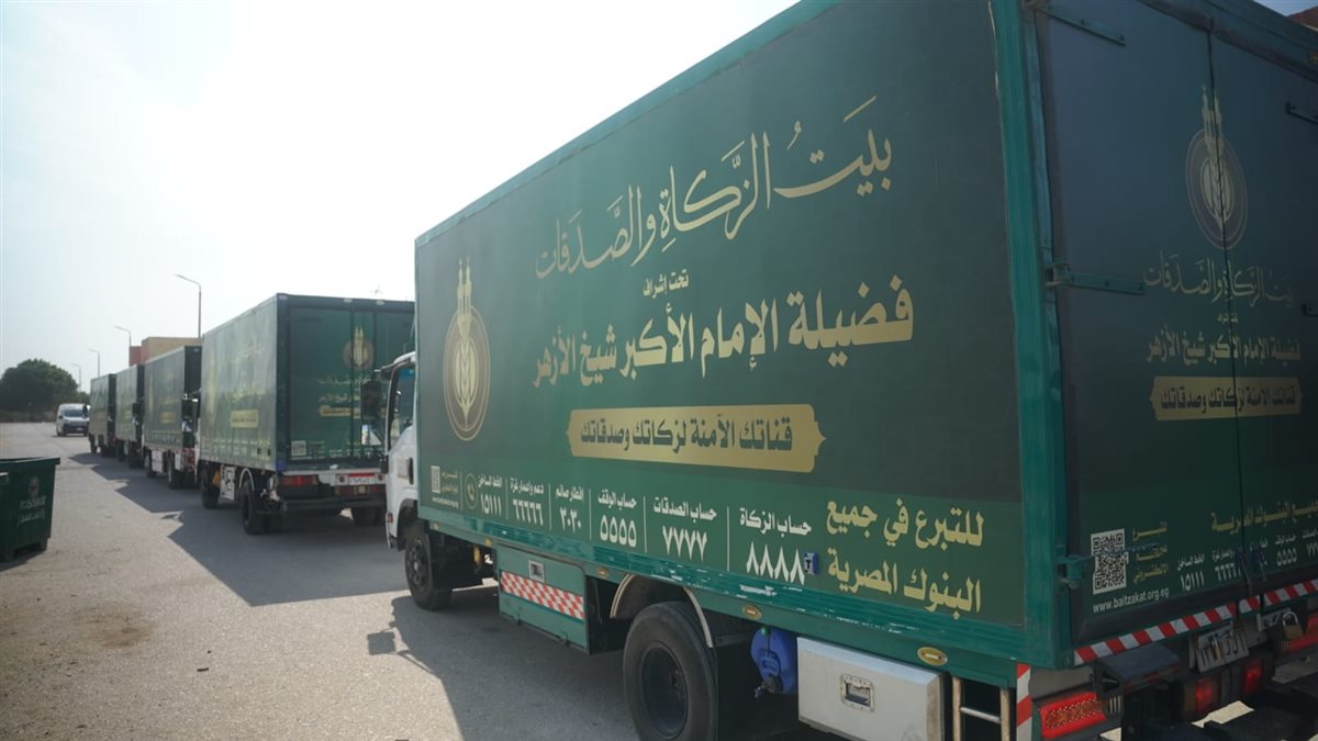 بيت الزكاة يوزع عشرات الآلاف البطاطين والألحفة والمواد الغذائية بمحافظات مدن القناة 