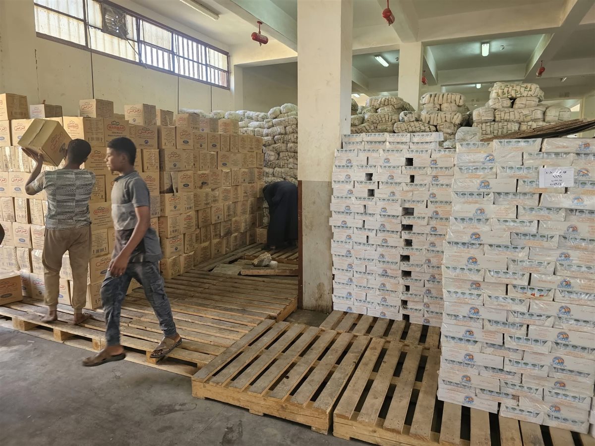 محافظ الأقصر يتفقد المخازن الاستراتيجية غرب المحافظة 