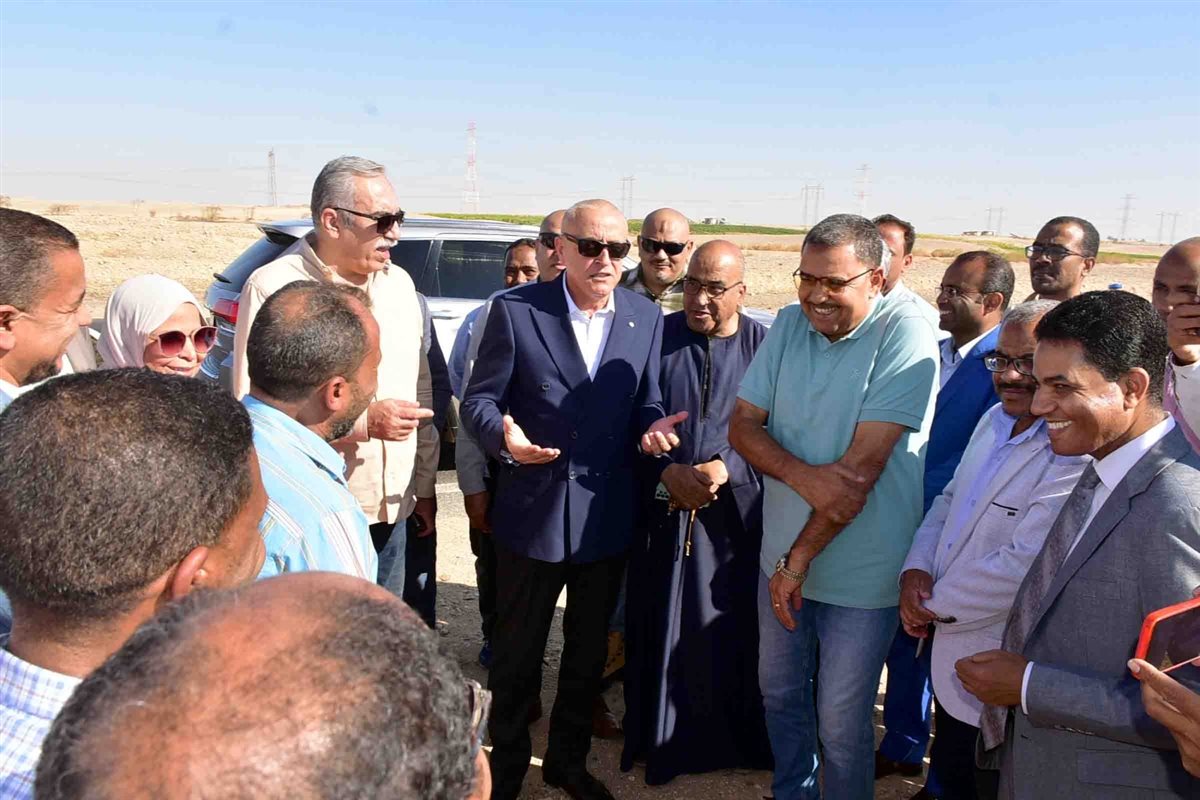 جولة محافظ الأقصر في اسنا 