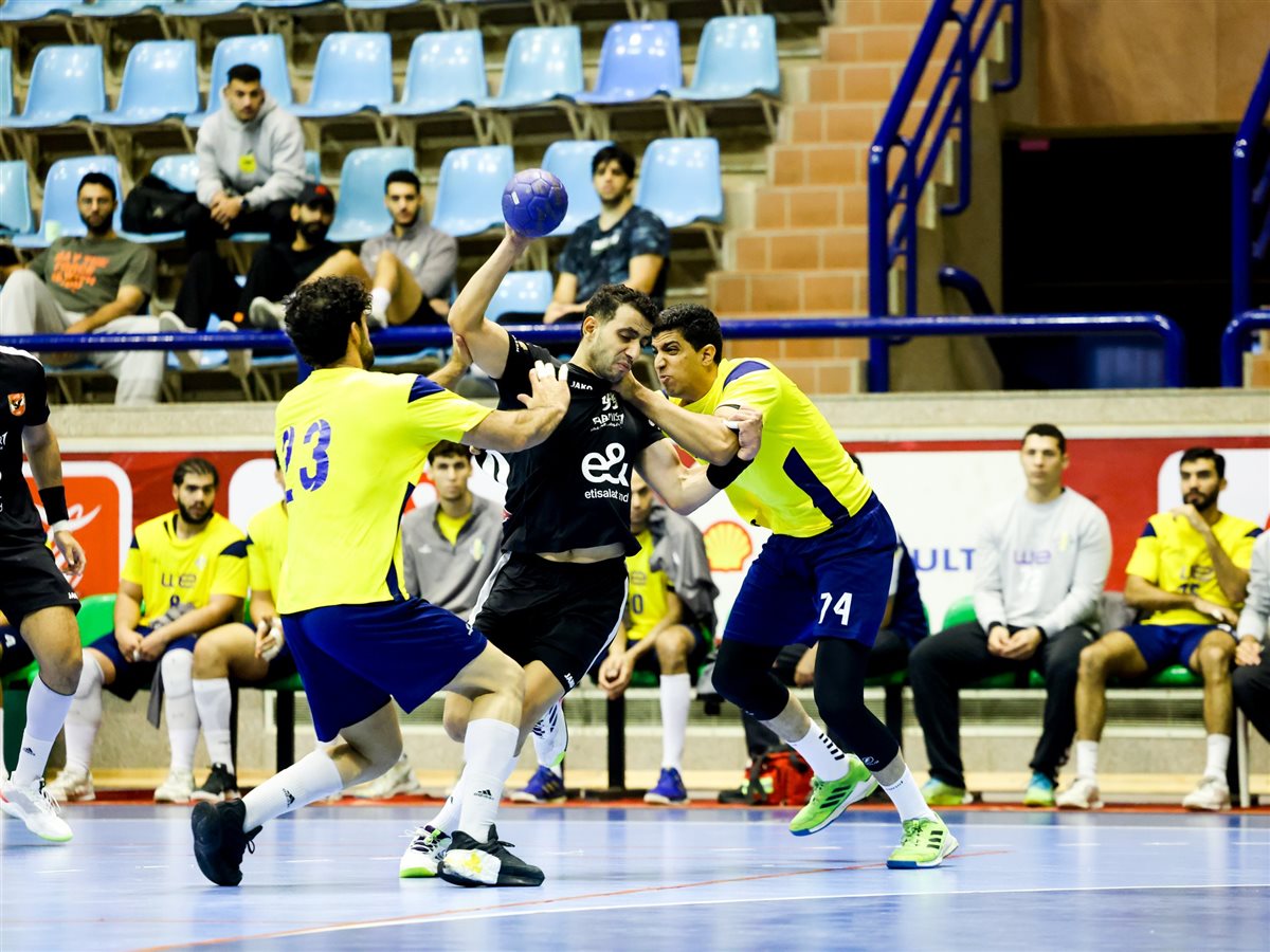 يد الأهلي يفوز على الجزيرة بدوري المحترفين 