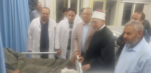 رئيس جامعة الأزهر وعميد كلية الطب يتفقدان مستشفى الحسين الجامعي ويطمئنان على الخدمات الصحية المقدمة للمرضى<br alt=