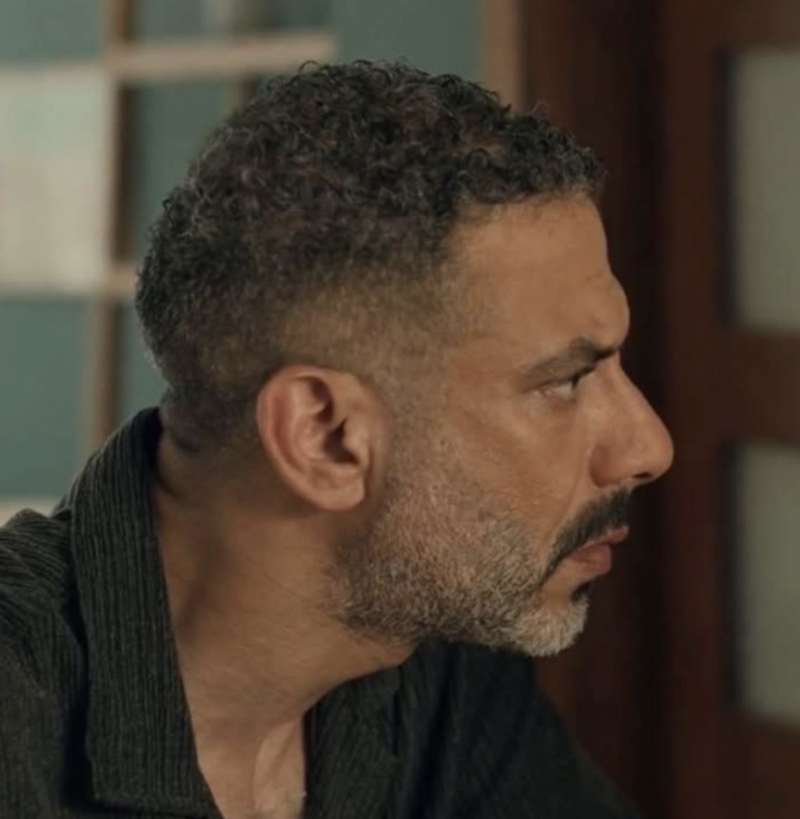 أحداث الحلقة السابعة من مسلسل ورد وشوكلاتة| محمد فراج يحاول التخلص من زينة ودفن جثتها في مكان سري