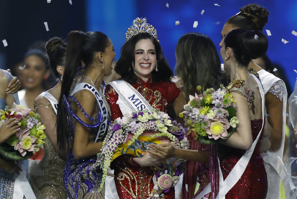 فاطمة بوش ملكة جمال الكون 2025