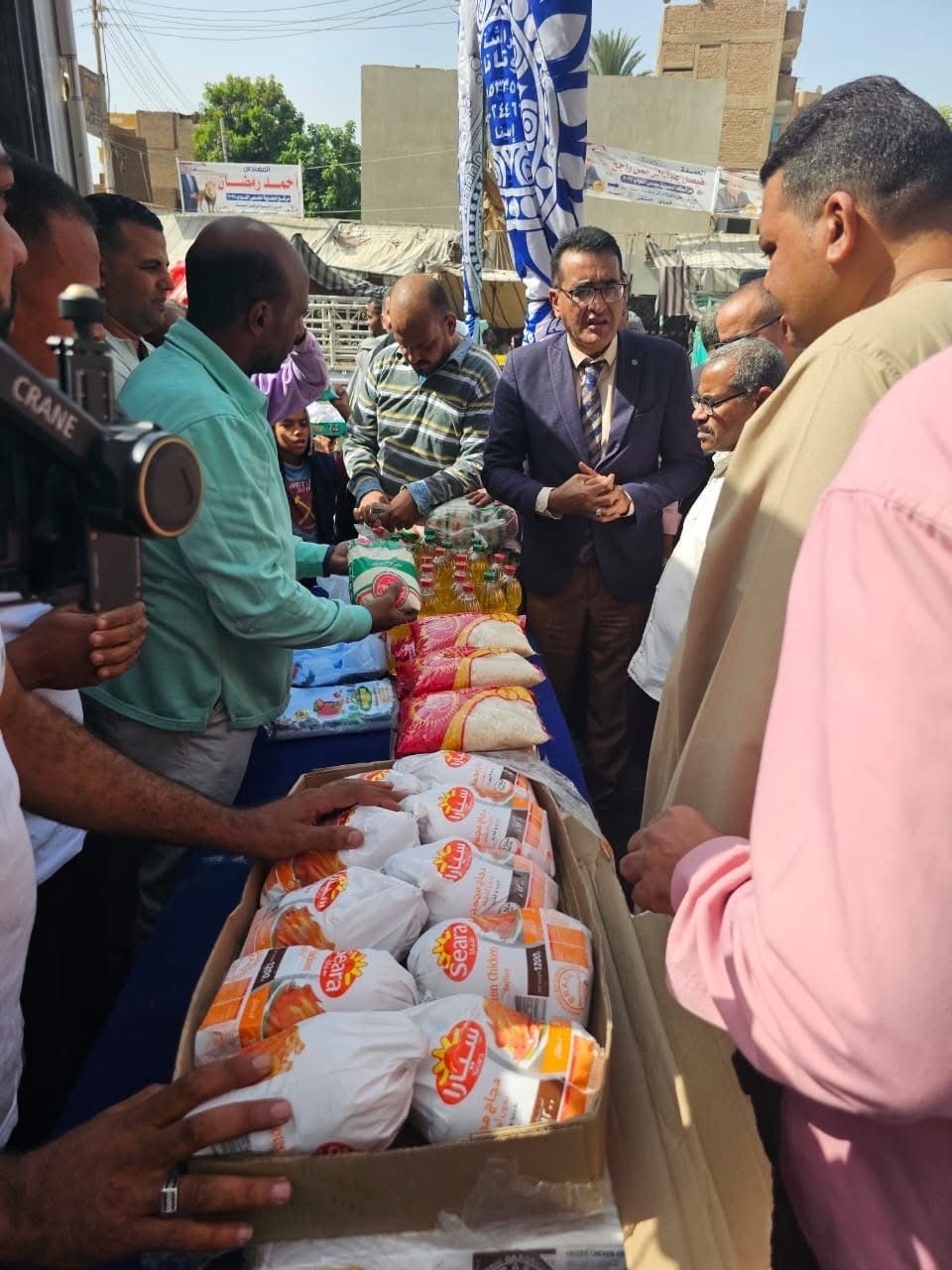 افتتاح سوق اليوم الواحد بإسنا 