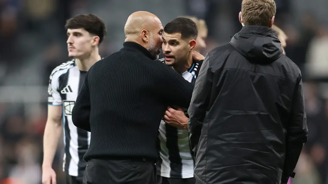 حديث جوارديولا مع قائد نيوكاسل يونايتد