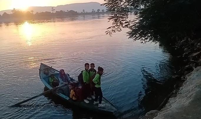  أهالي الجزيرة المستجدة بسوهاج يستغيثون: نحتاج عبّارة تنقذ أولادنا قبل وقوع كارثة