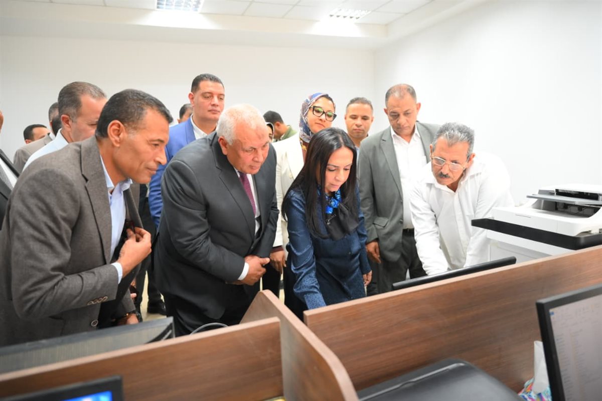 مايا مرسي تتفقد مديرية التضامن بمجمع المصالح للخدمات الذكية بالوادي الجديد