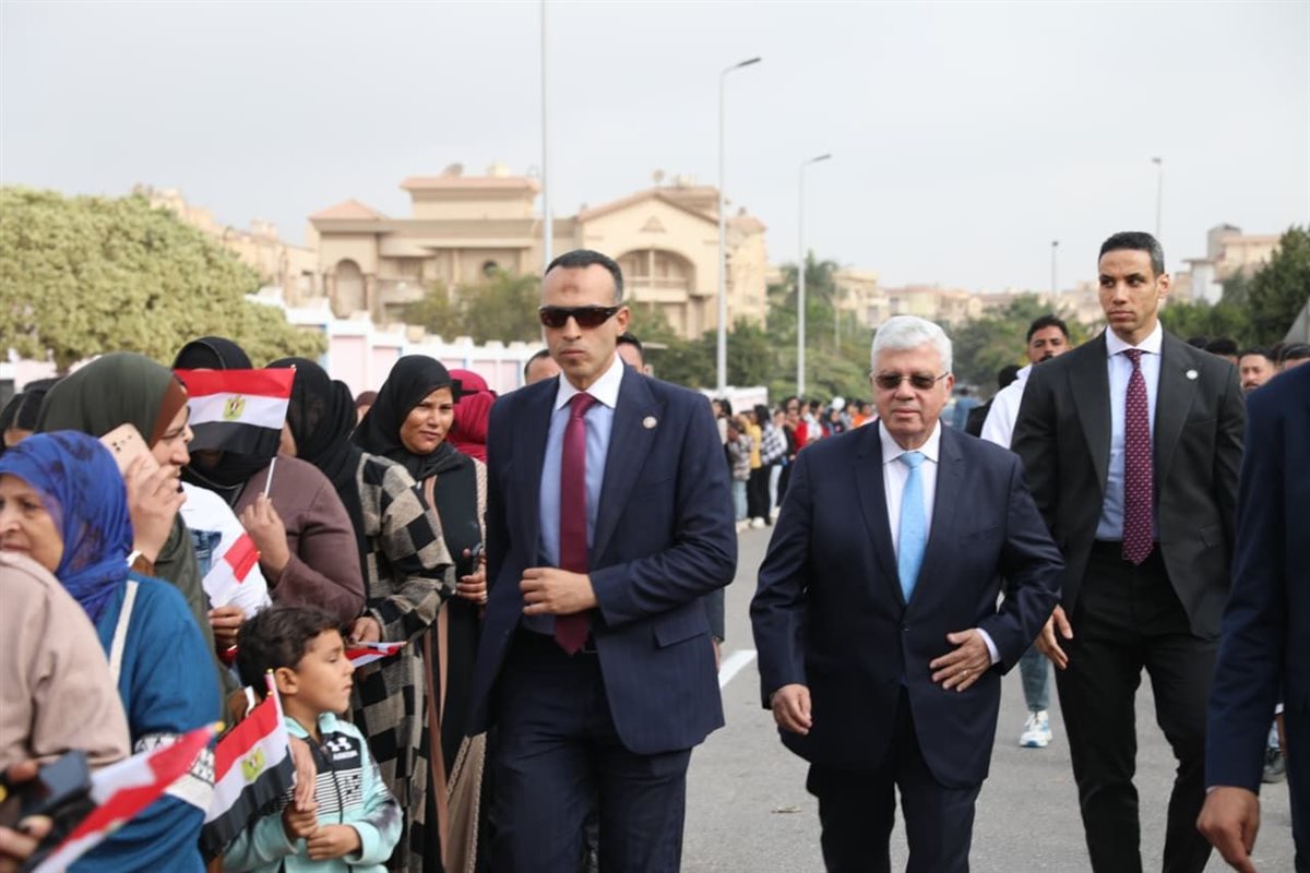 وزير التعليم العالي يُدلي بصوته في انتخابات مجلس النواب 2025 بمدرسة سيزا نبراوي