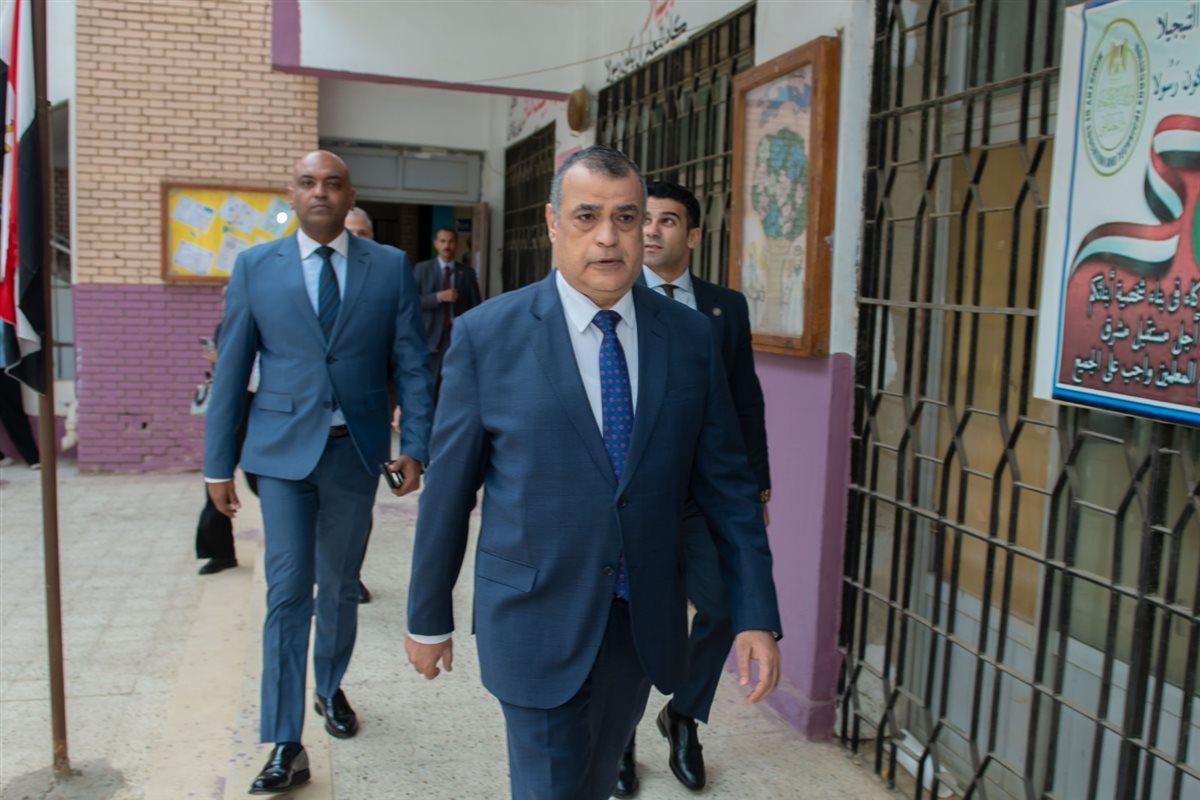 وزير الدولة للإنتاج الحربي يدلي بصوته في انتخابات مجلس النواب<br> 