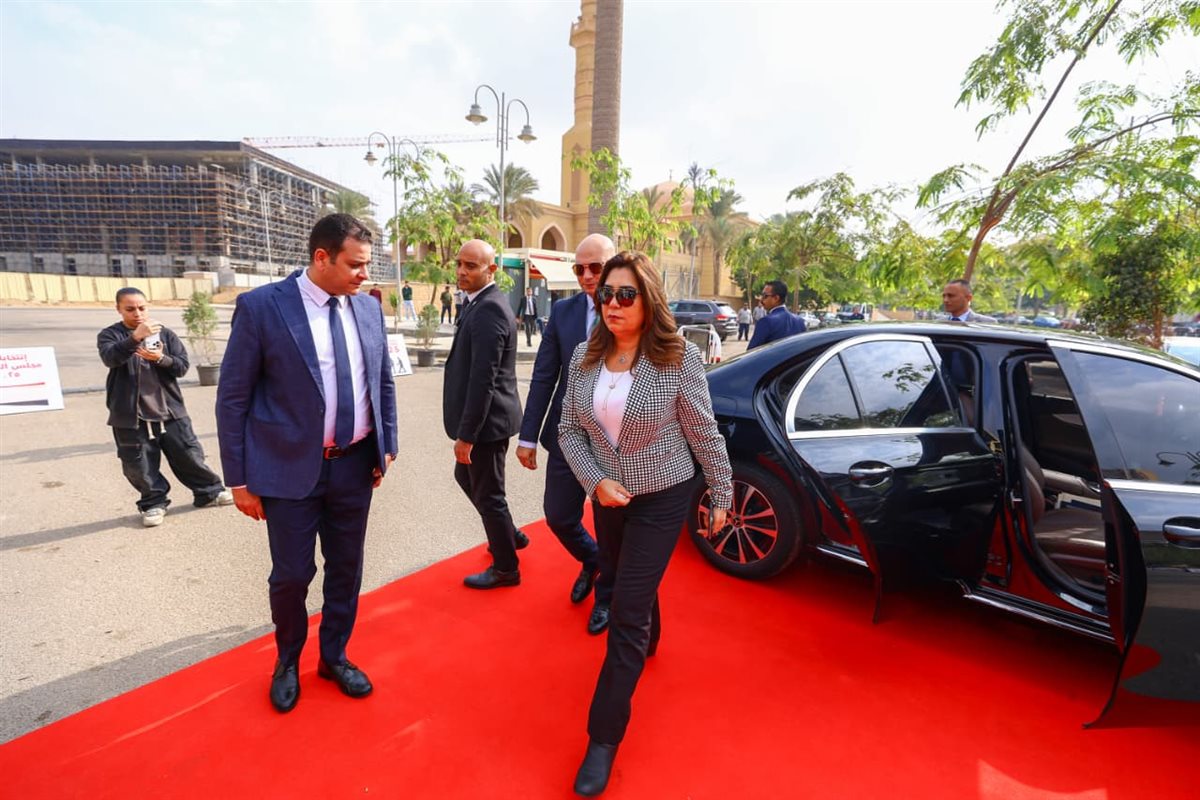 وزيرة التنمية المحلية والقائم بأعمال وزير البيئة تُدلي بصوتها في انتخابات مجلس النواب 2025