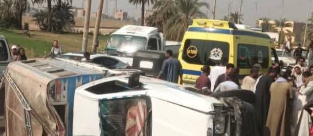 إنقلاب سيارة كبود على كوبري الخزان بإسنا وإصابة 5 أشخاص ونقلهم لمستشفى طيبة التخصصي