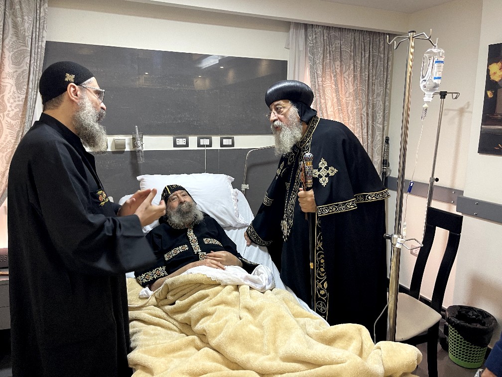 البابا تواضروس يزور الأنبا ويصا والأنبا أرساني<br> 