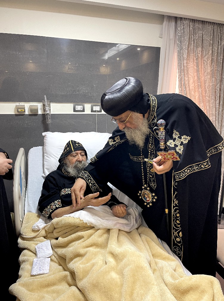 البابا تواضروس يزور الأنبا ويصا والأنبا أرساني<br> 