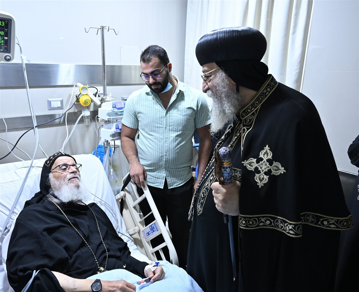 البابا تواضروس يزور الأنبا ويصا والأنبا أرساني<br> 