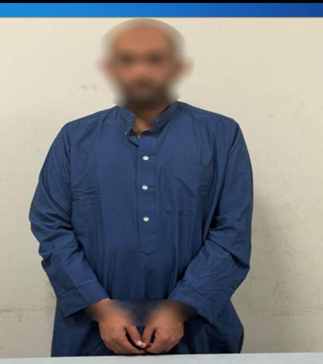 بالجلابية الزرقاء.. المتهم بقتل مهندس الإسكندرية يحضر أولى جلسات محاكمته  بنفس زي ارتكاب الجريمة