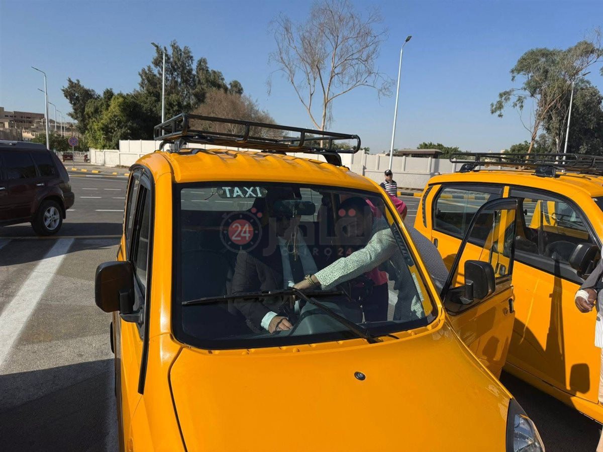 استبدال التكاتك بسيارات صديقة للبيئة6