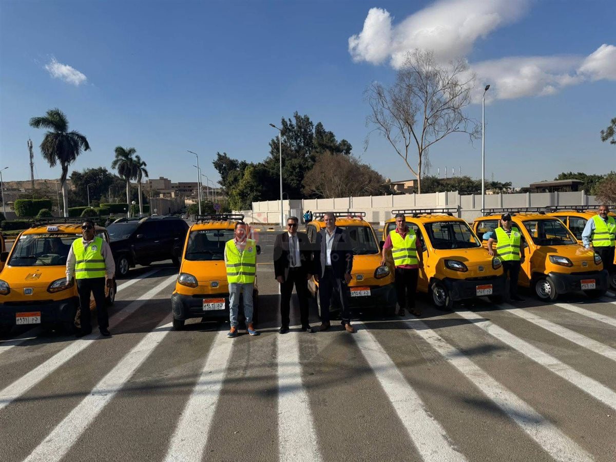 استبدال التكاتك بسيارات صديقة للبيئة2