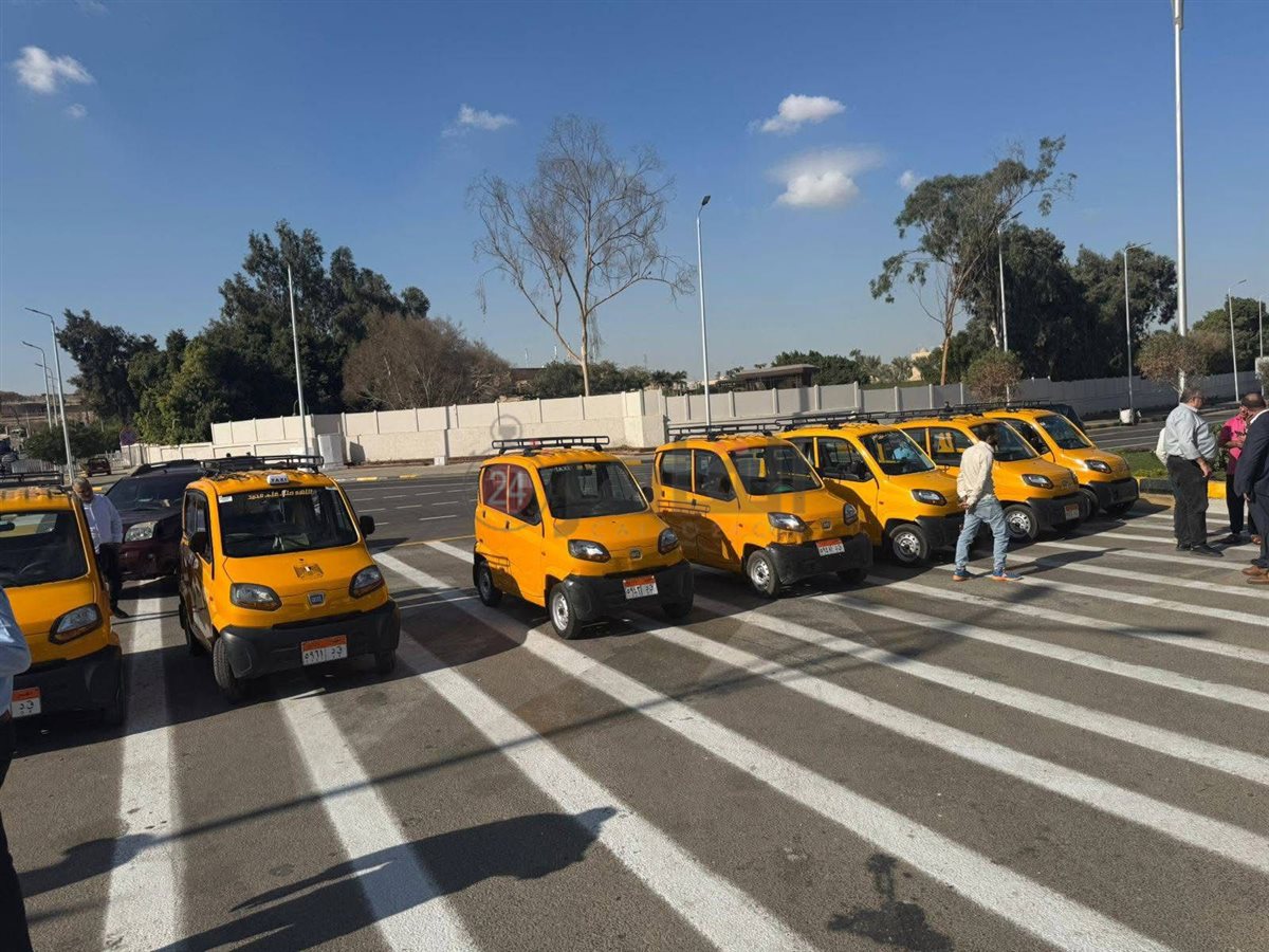 استبدال التكاتك بسيارات صديقة للبيئة1