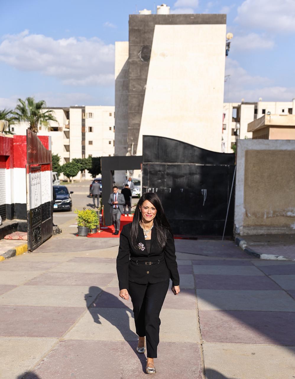 وزيرة التخطيط تدلي بصوتها في انتخابات مجلس النواب 2025  بمدرسة فاطمة عنان الإعدادية بالتجمع الخامس