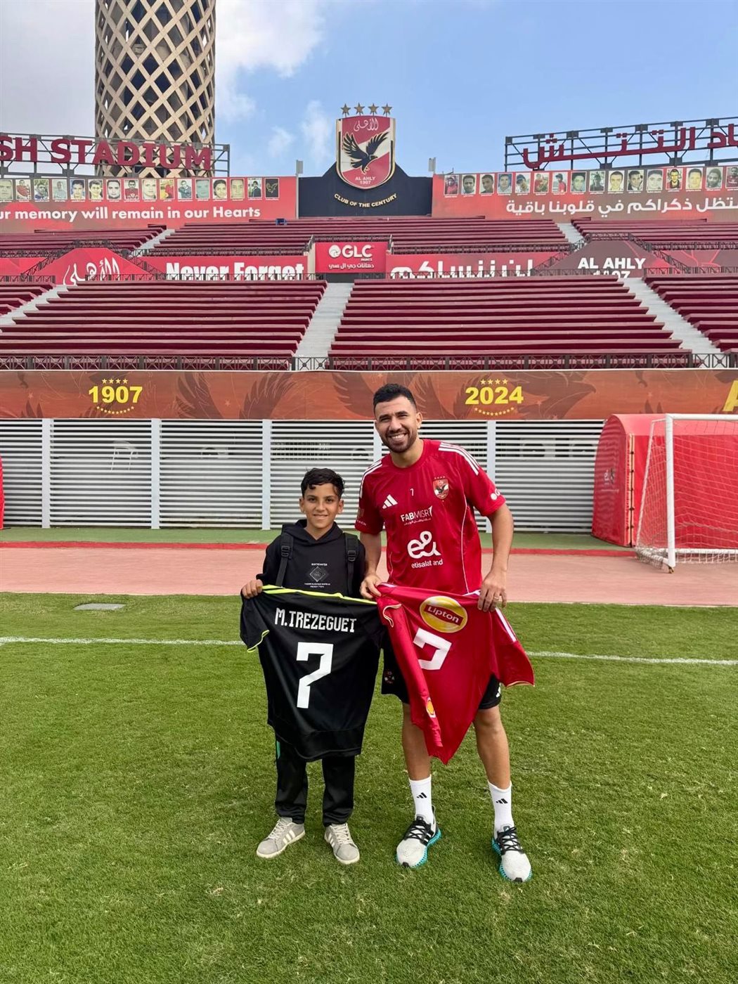 تريزيجيه يلتقي الصغير أنس