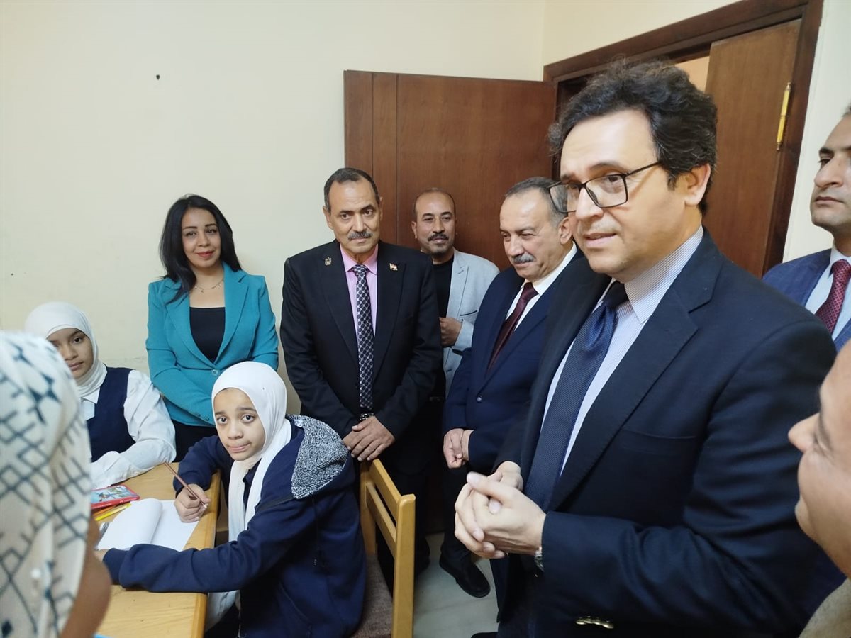 وزير الثقافة يتفقد المنشآت الثقافية بأسيوط