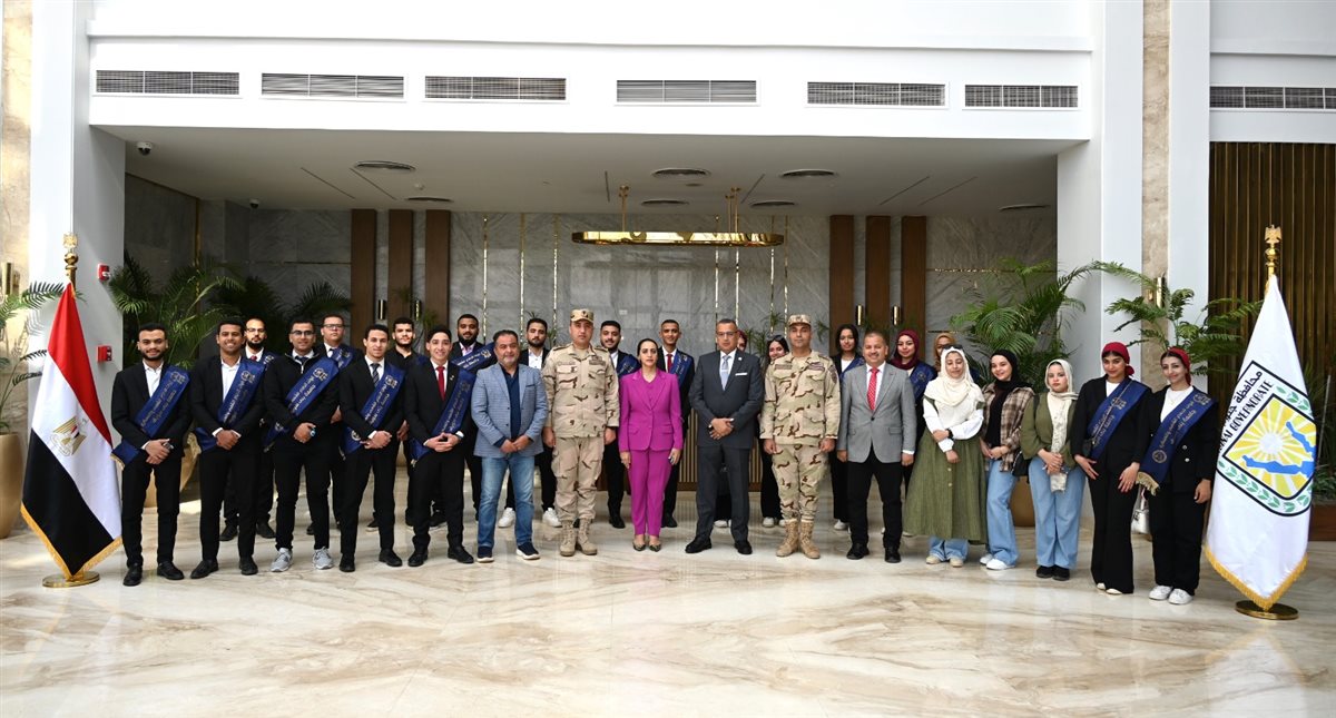 محافظ جنوب يستقبل طلاب جامعة بني سويف