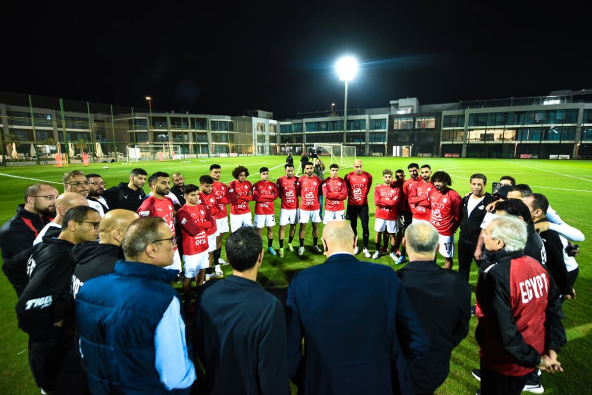 هاني أبوريدة يدعم لاعبي منتخب كأس العرب في مران اليوم