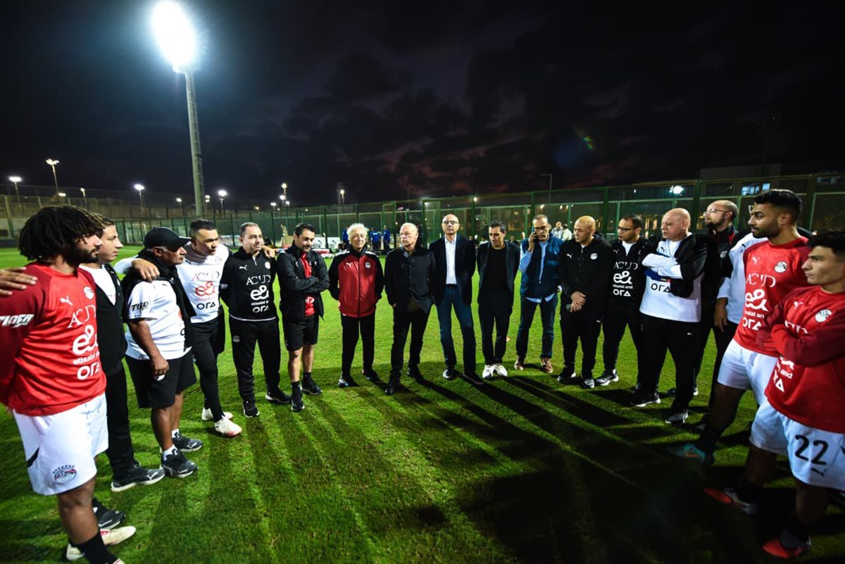 هاني أبوريدة يدعم لاعبي منتخب كأس العرب في مران اليوم