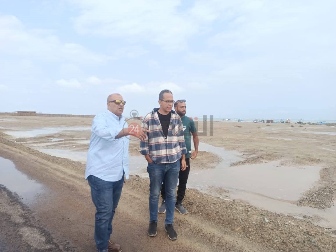 إزالة آثار السيول بمرسي علم 