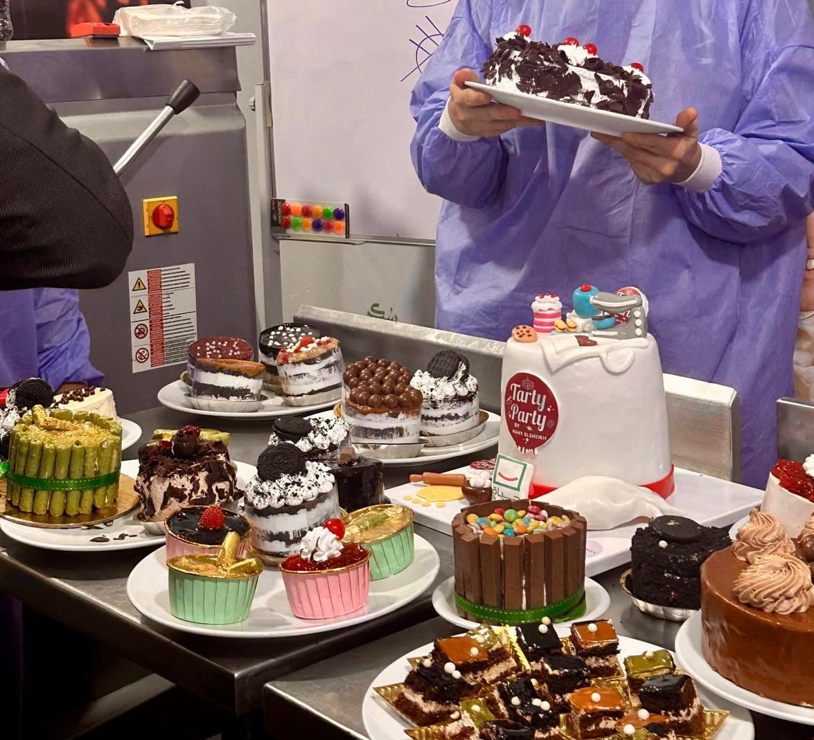 مكافحة الإدمان يدرب دفعة جديدة من الفتيات المتعافيات على حرف مهنية 