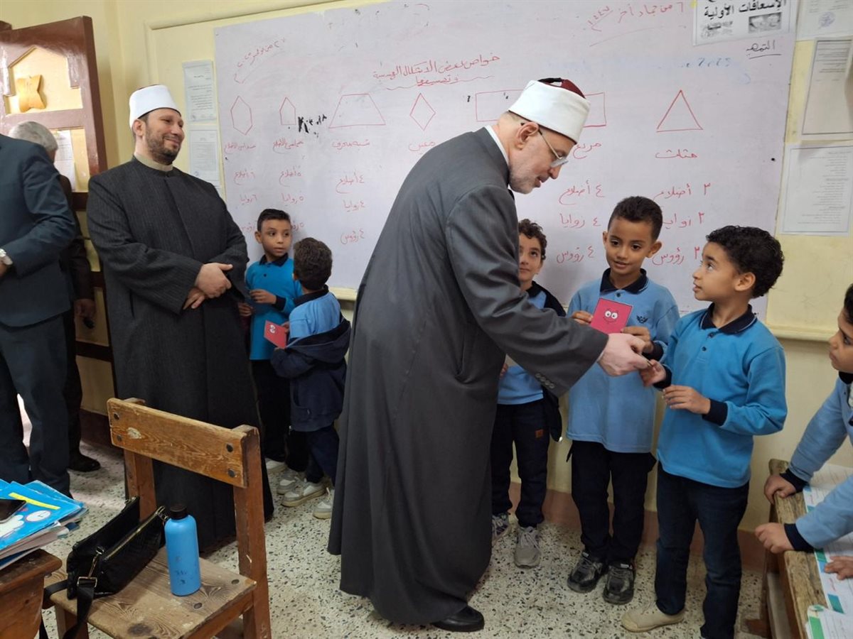 وكيل الأزهر يتابع سير العمل بمنطقة الإسكندرية الأزهرية ويؤكد: الأزهر  مستمر في تنفيذ خططه التطويرية بجميع قطاعاته