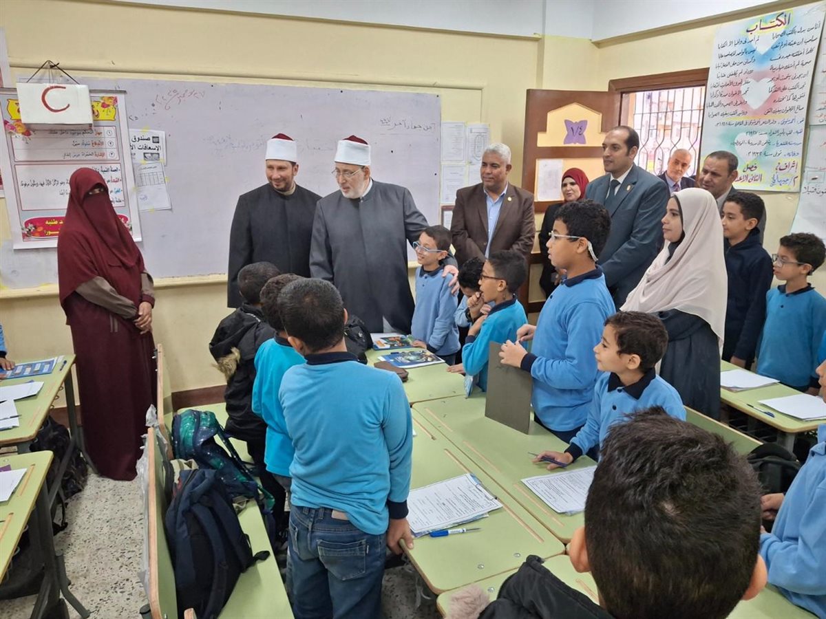 وكيل الأزهر يتابع سير العمل بمنطقة الإسكندرية الأزهرية ويؤكد: الأزهر  مستمر في تنفيذ خططه التطويرية بجميع قطاعاته