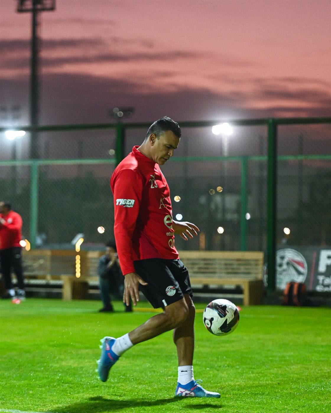 عضام الحضري مدرب حراس منتخب المحليين 