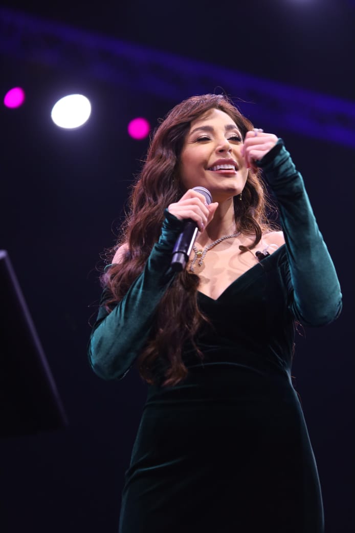 فايا يونان وعبير نعمة يتألقان في مهرجان صدى الأهرامات