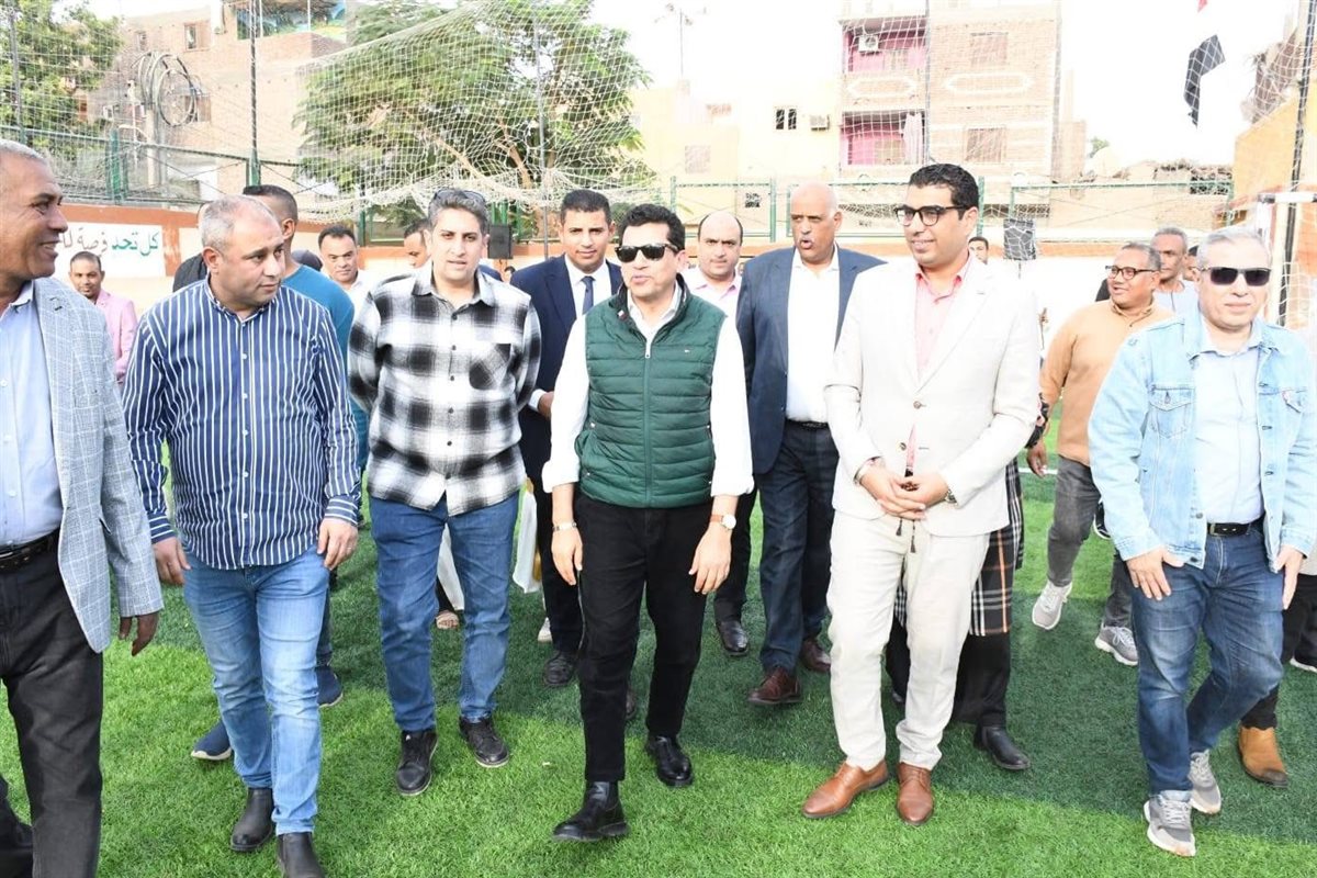 جولة وزير الشباب والرياضة&nbsp;