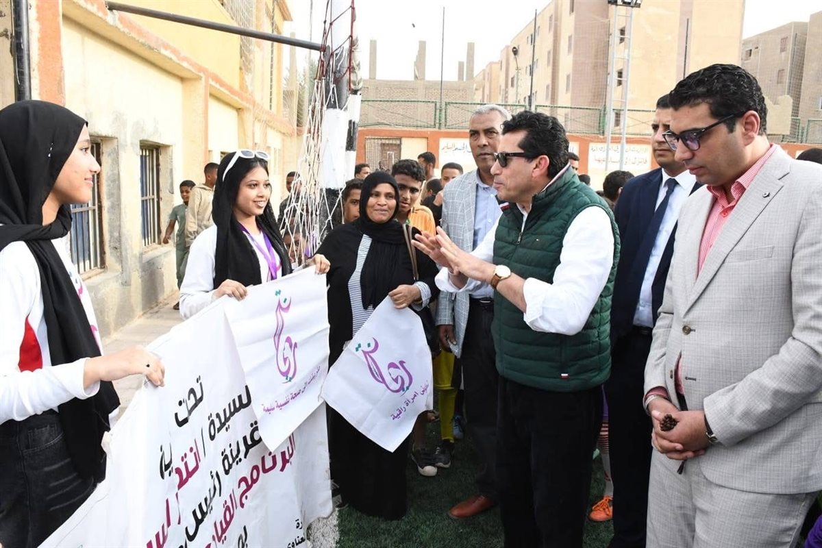 جولة وزير الشباب والرياضة&nbsp;