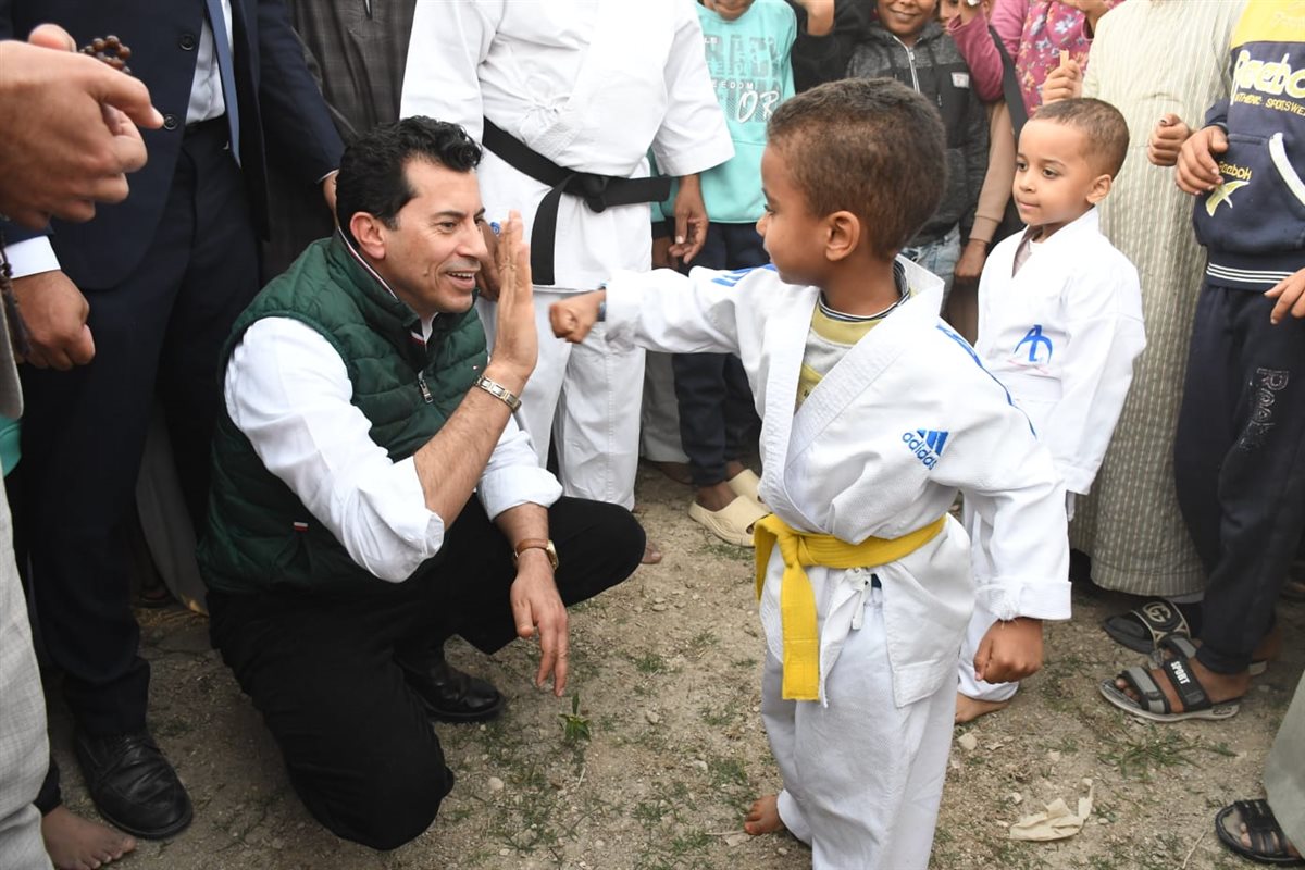 <strong>وزير الشباب والرياضة</strong>