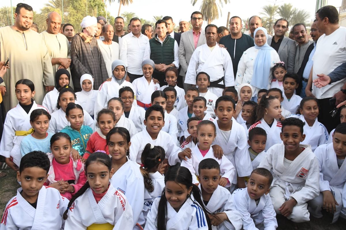 <strong>وزير الشباب والرياضة</strong>