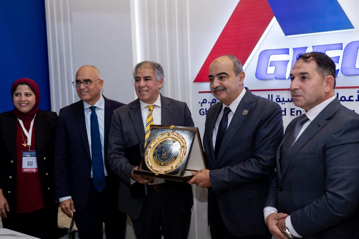 جانب من توقيع البروتوكول