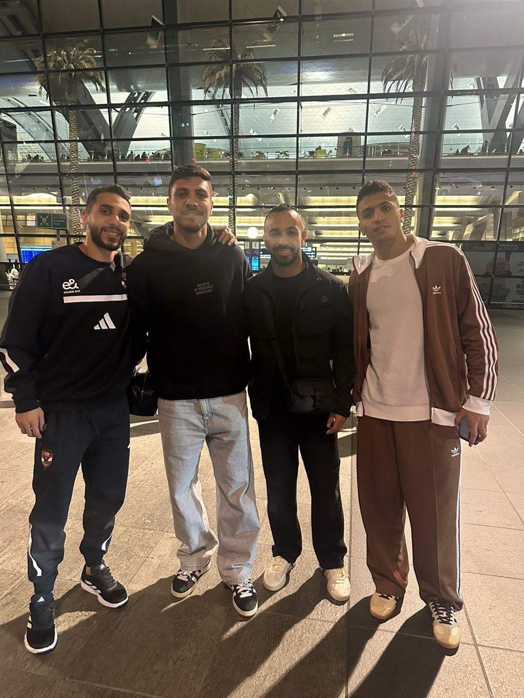 <strong> وصول رباعي النادي الأهلي إلى مقر بعثة منتخب مصر </strong>
