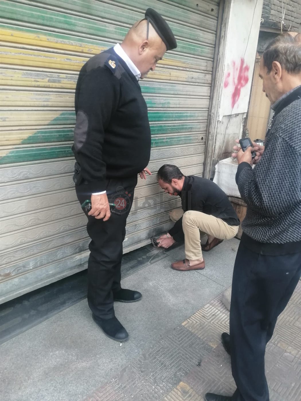 مصدر بمحافظة الجيزة: غلق 4 معارض سيارات مخالفة وكلبشة المركبات المخالفة بإمبابة