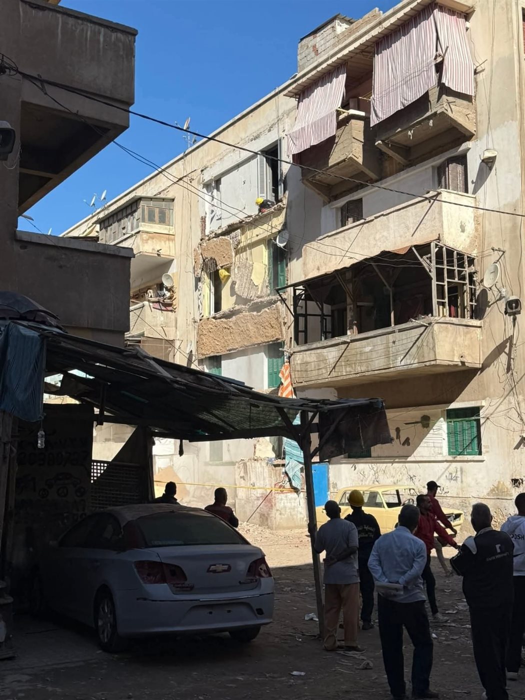 انهيار 3 بلكونات 