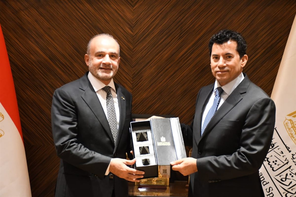 وزير الرياضة يستقبل رئيس الاتحاد الدولي للسلاح المهندس عبد المنعم الحسيني