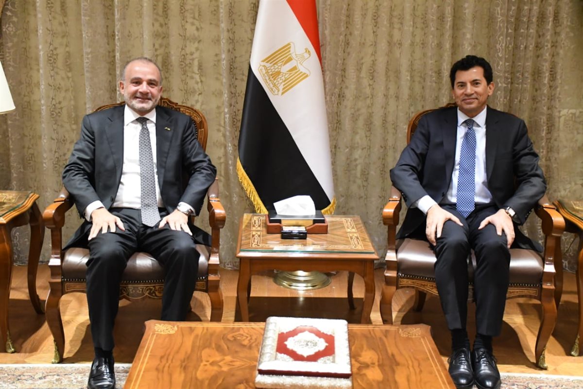 وزير الرياضة يستقبل رئيس الاتحاد الدولي للسلاح المهندس عبد المنعم الحسيني