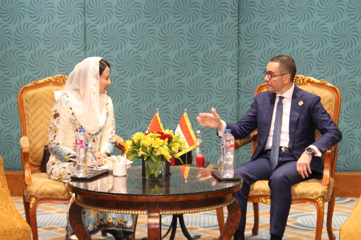 وزير الاستثمار يلتقي  نائبة وزير التجارة الإندونيسي 